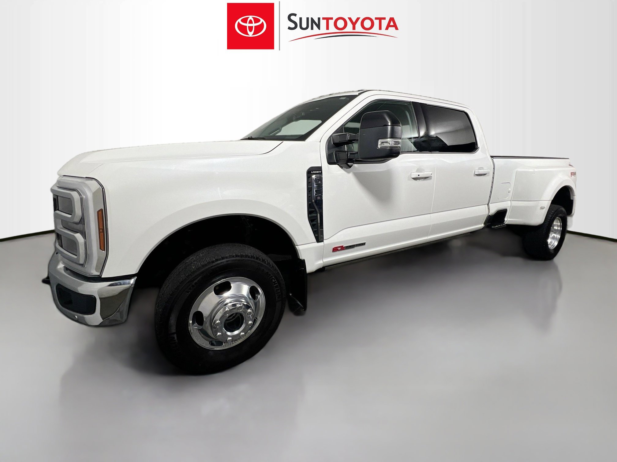Used 2024 Ford F350 Lariat w/ Lariat Ultimate Package image 9
