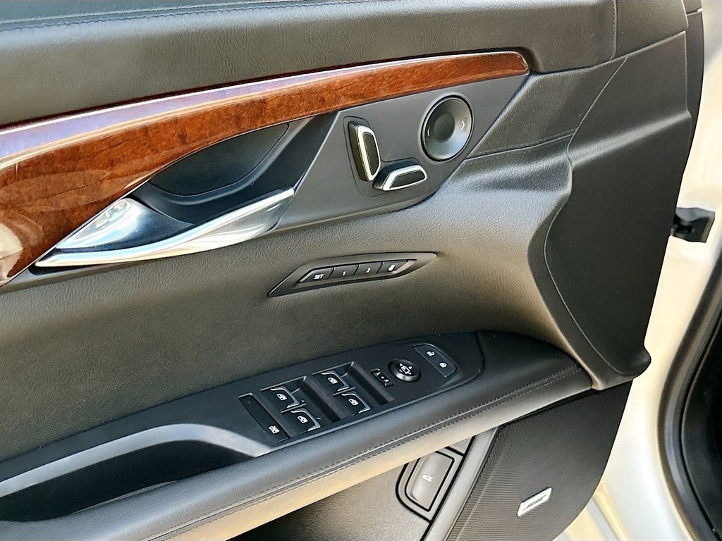 Used 2020 Cadillac CT6 Luxury image 18