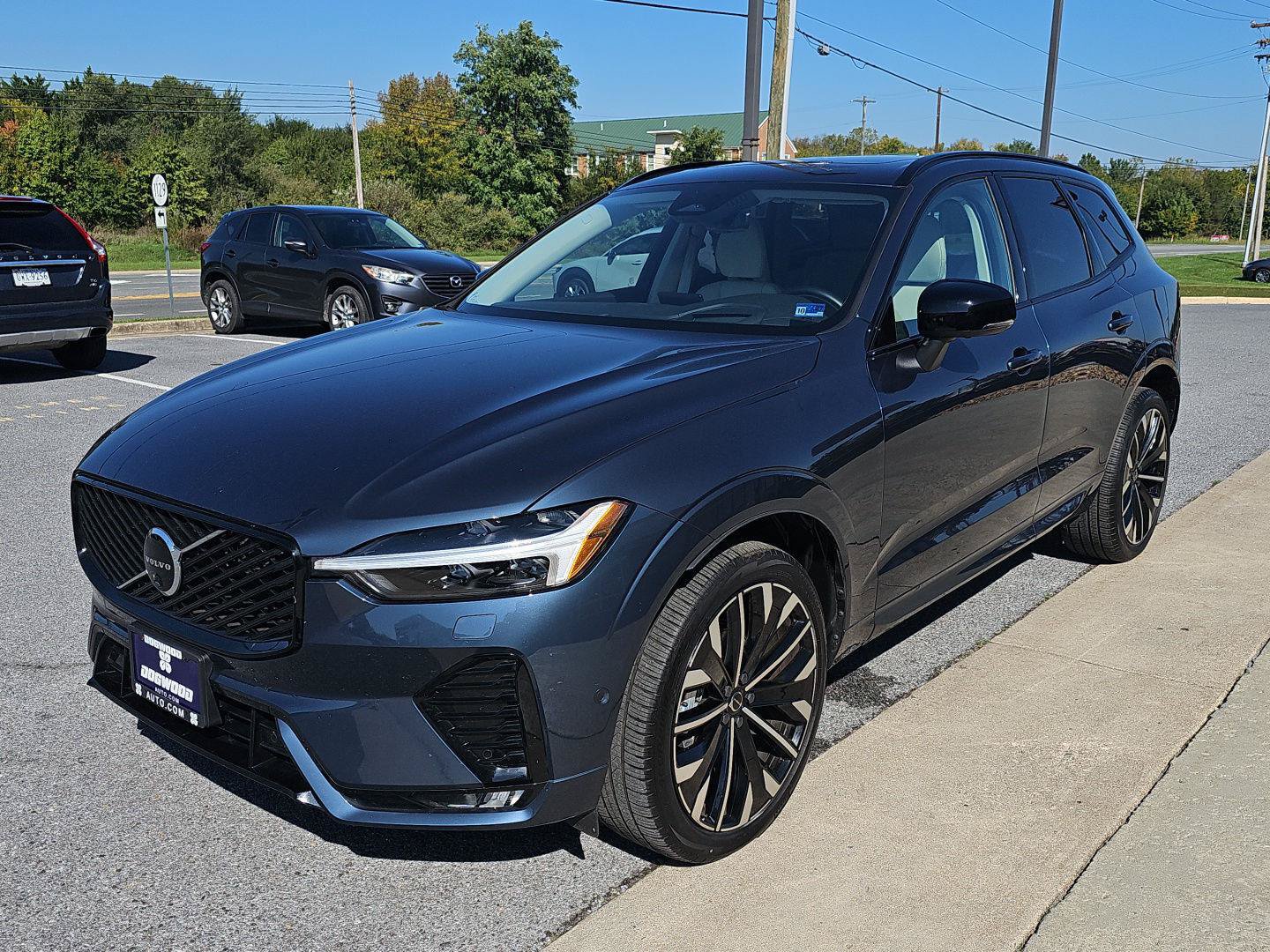 Used 2026 Volvo XC60 B5 Ultra w/ Climate Package AWD/4WD image 3