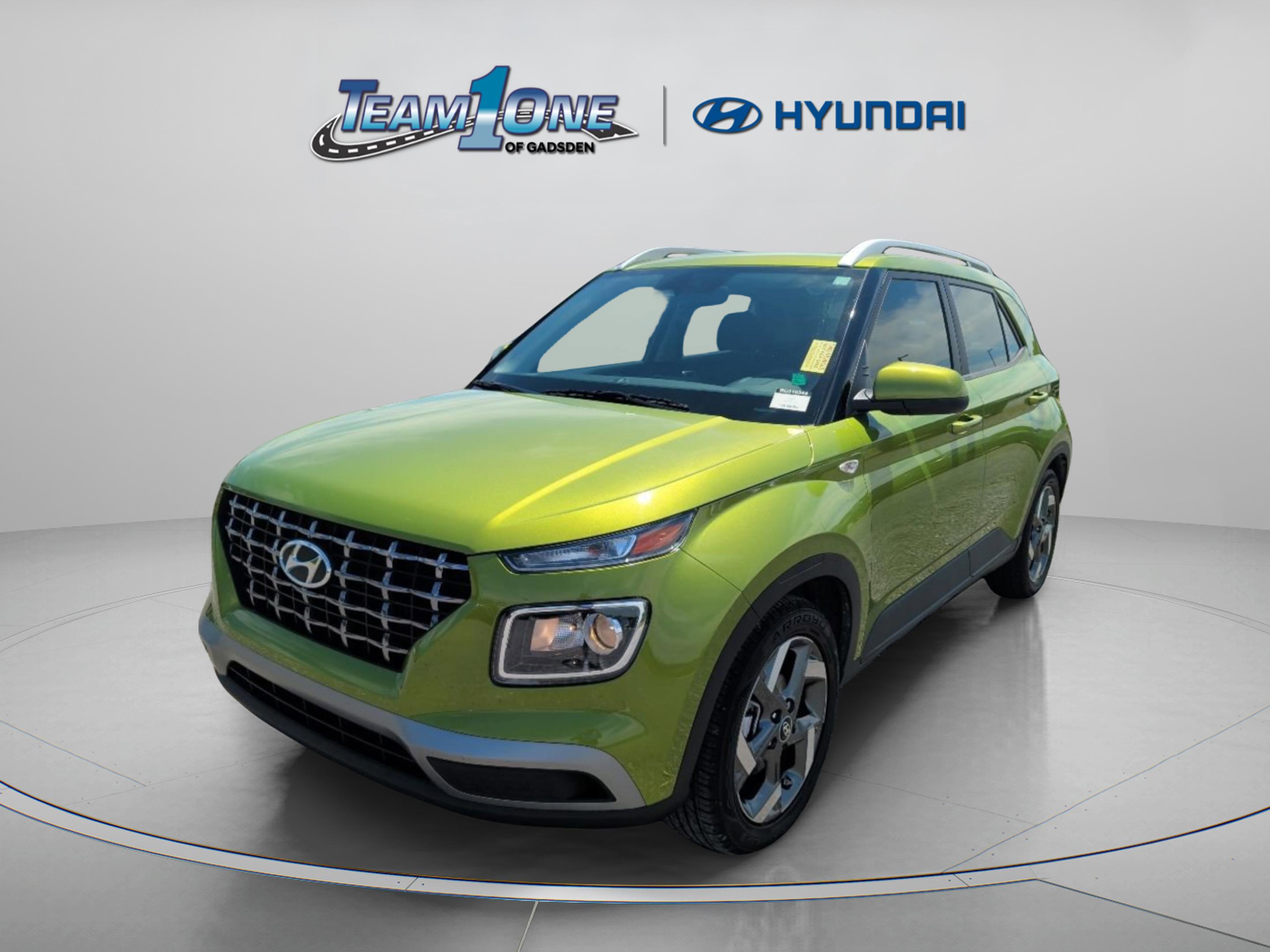 Used 2024 Hyundai Venue SEL FWD image 4