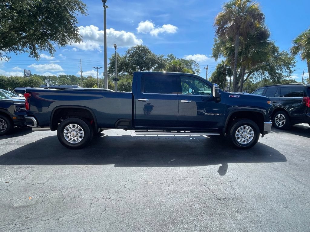 Used 2021 Chevrolet Silverado 3500 LTZ w/ LTZ Convenience Package AWD/4WD image 7