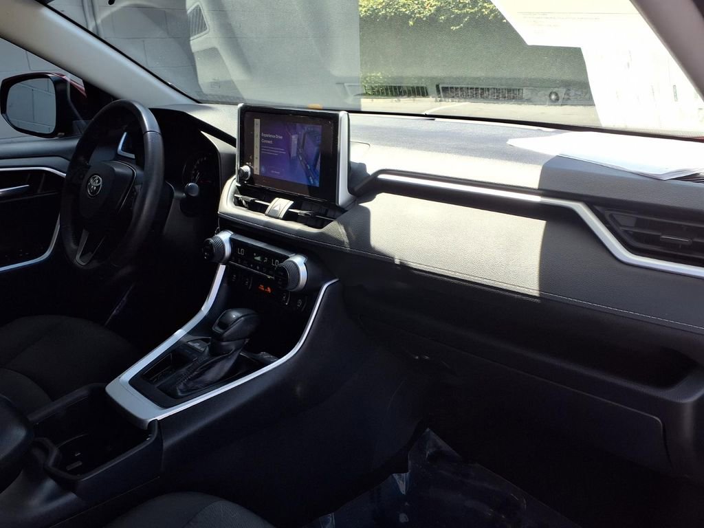 Used 2023 Toyota RAV4 XLE w/ Convenience Package FWD image 23