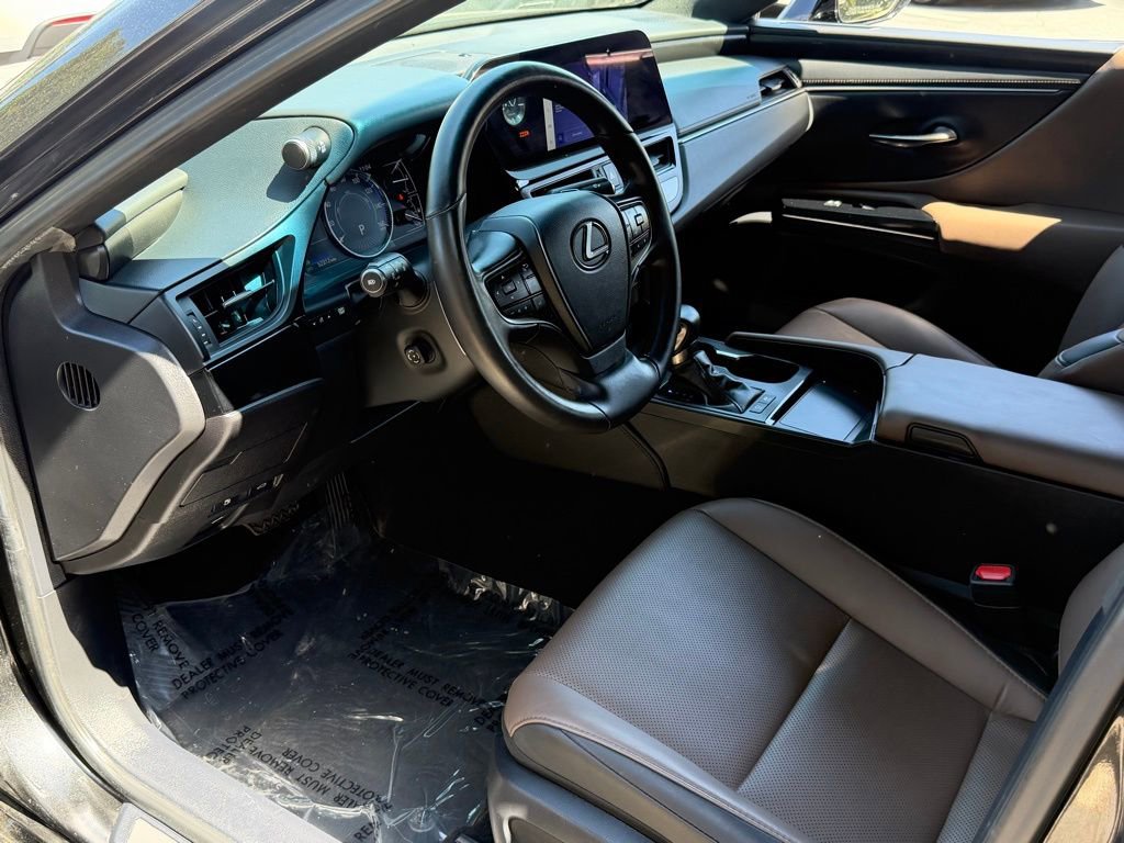 Used 2025 Lexus ES 300h w/ Premium Package image 24