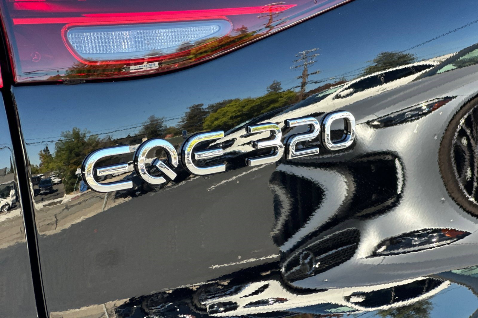 Used 2026 Mercedes-Benz EQE 320 4MATIC SUV image 19