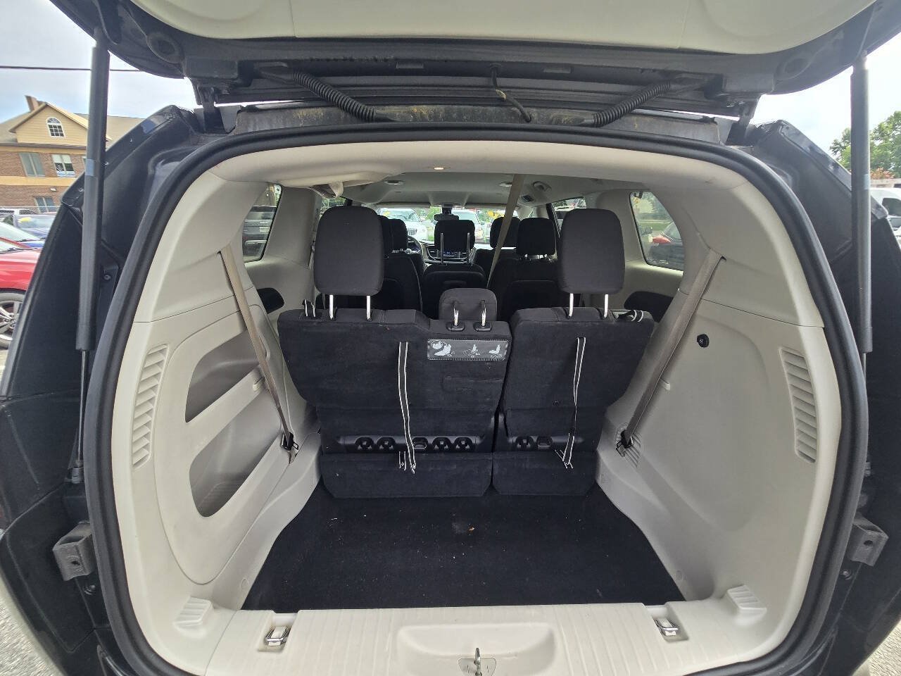 Used 2017 Chrysler Pacifica LX FWD image 38