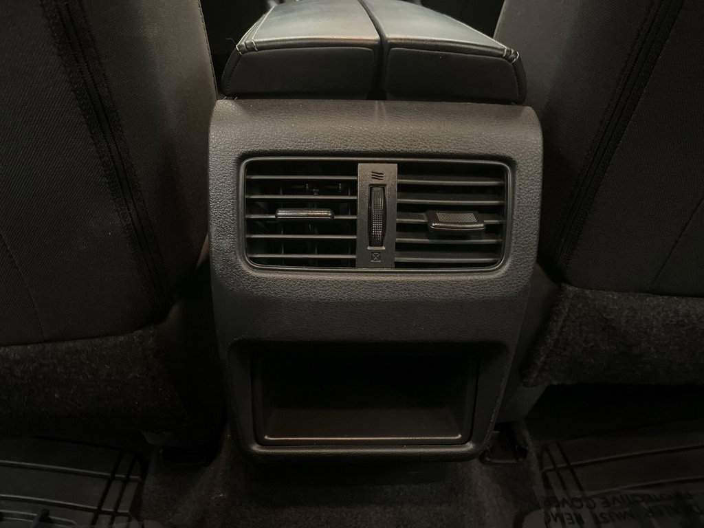 Used 2022 Nissan Rogue S image 14