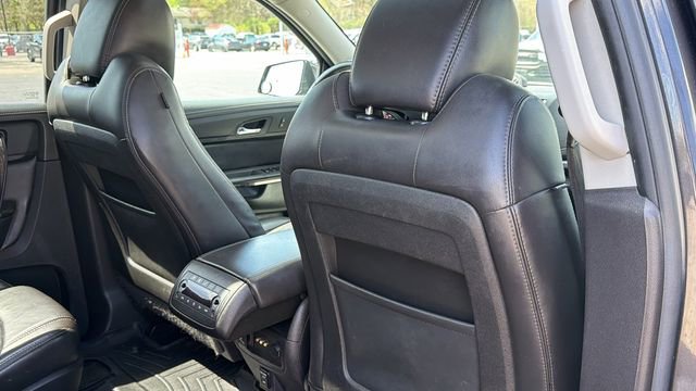 Used 2016 GMC Acadia SLT w/ Open Road Package AWD/4WD image 32