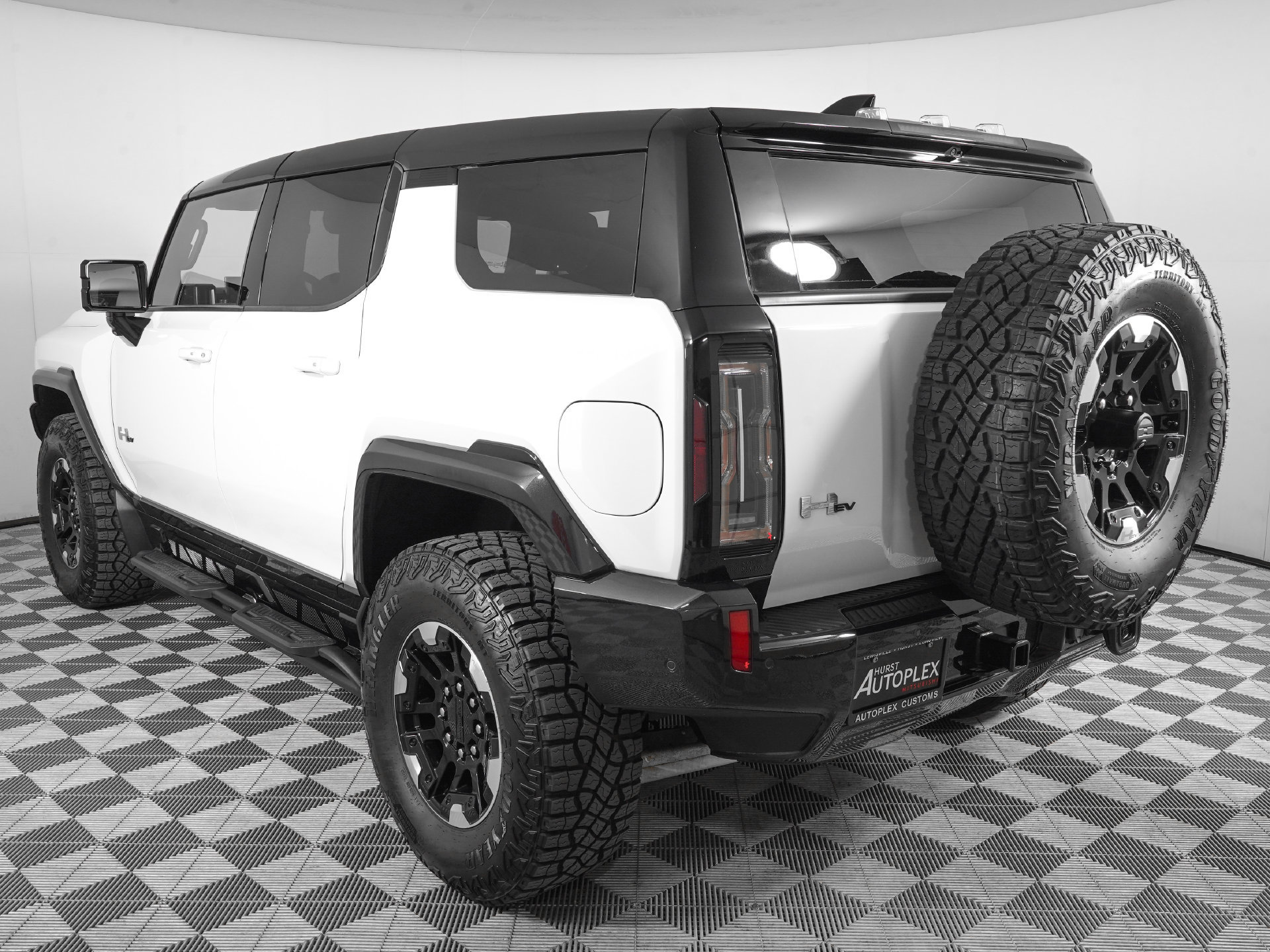 Used 2024 GMC Hummer EV 2X w/ Extreme Off-Road Package AWD/4WD image 7