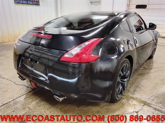 Used 2017 Nissan 370Z Coupe RWD image 3