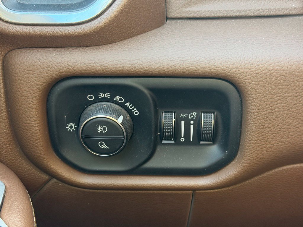 Certified 2023 RAM 2500 Laramie AWD/4WD image 11