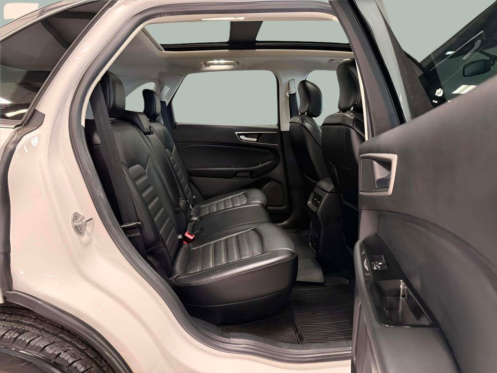 Certified 2018 Ford Edge SEL w/ Equipment Group 201A AWD/4WD image 29