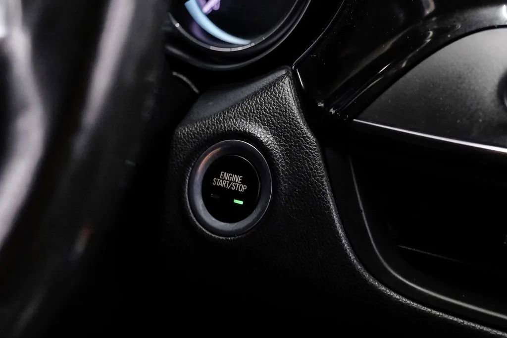 Used 2017 Buick Envision Essence FWD image 27