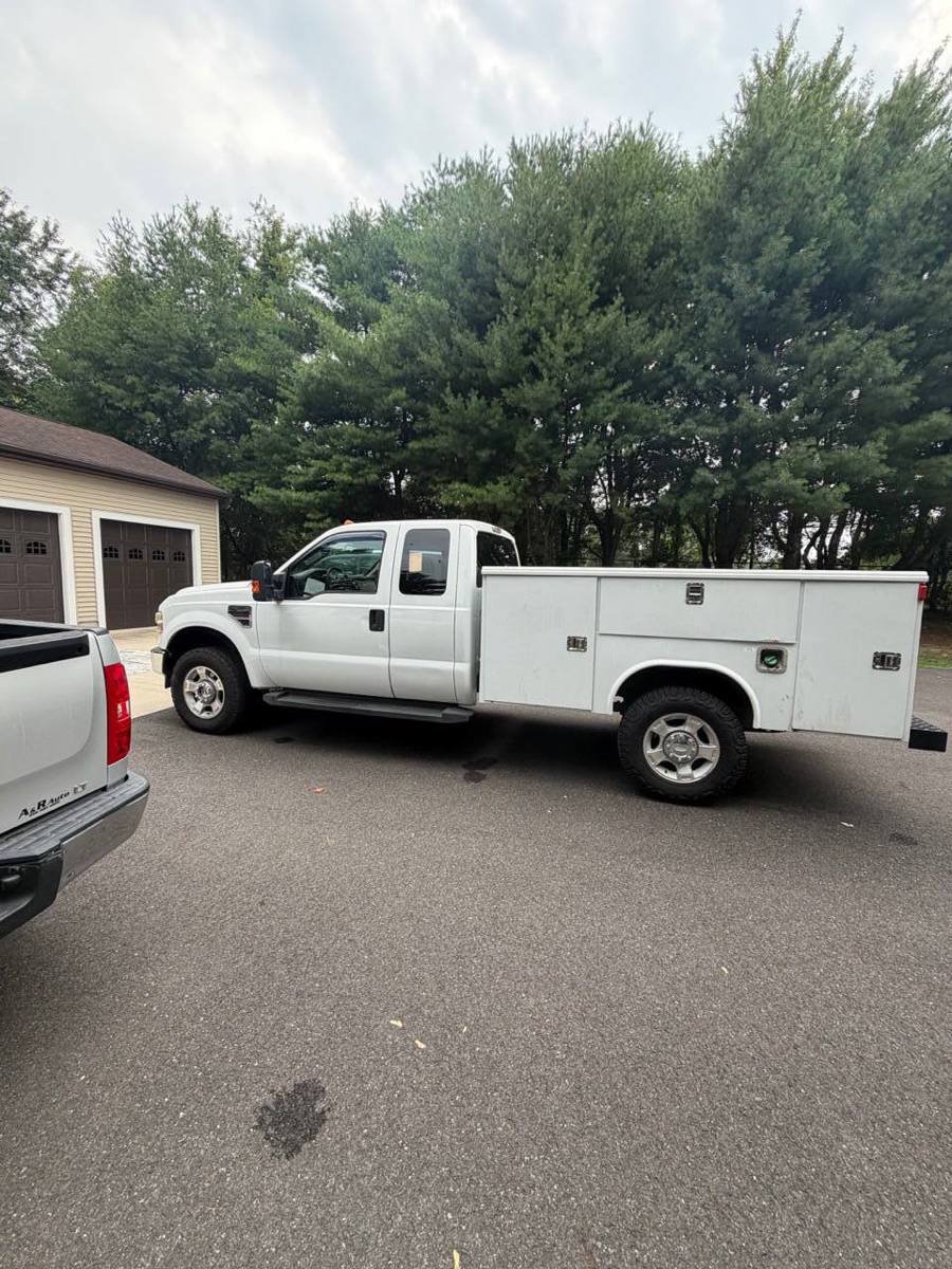 Used 2009 Ford F350 XLT AWD/4WD image 1