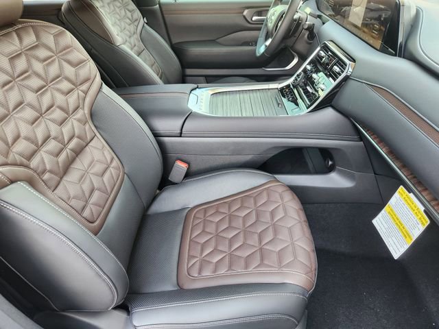 New 2026 Nissan Armada Platinum image 10