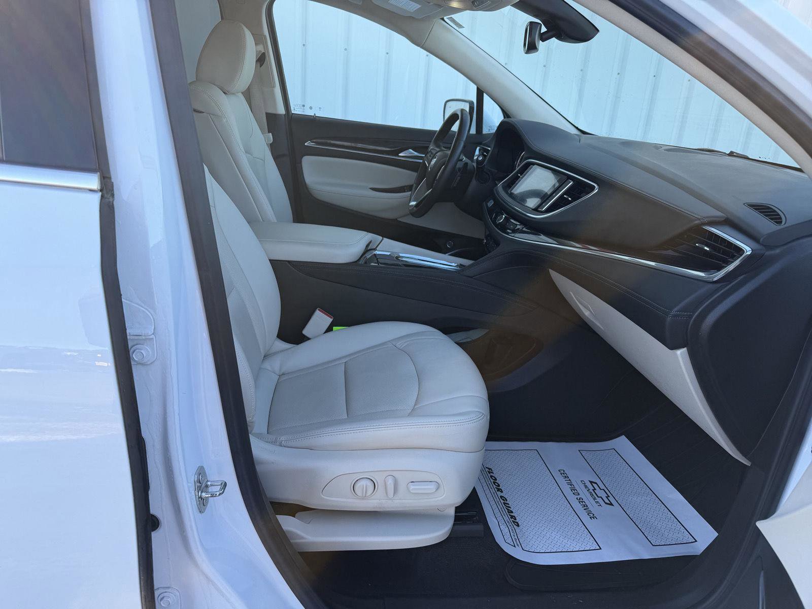 Used 2023 Buick Enclave Essence image 20