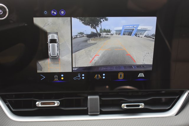 New 2027 Chevrolet Equinox LT w/ Convenience Package II FWD image 22