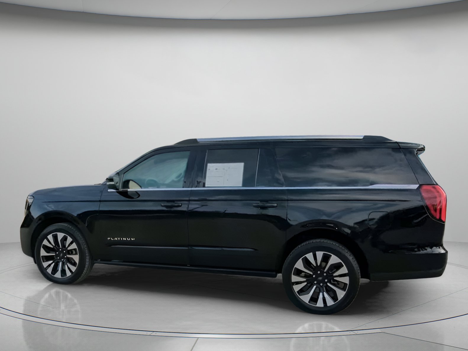 Certified 2025 Ford Expedition Max Platinum w/ Driver's Package AWD/4WD image 17