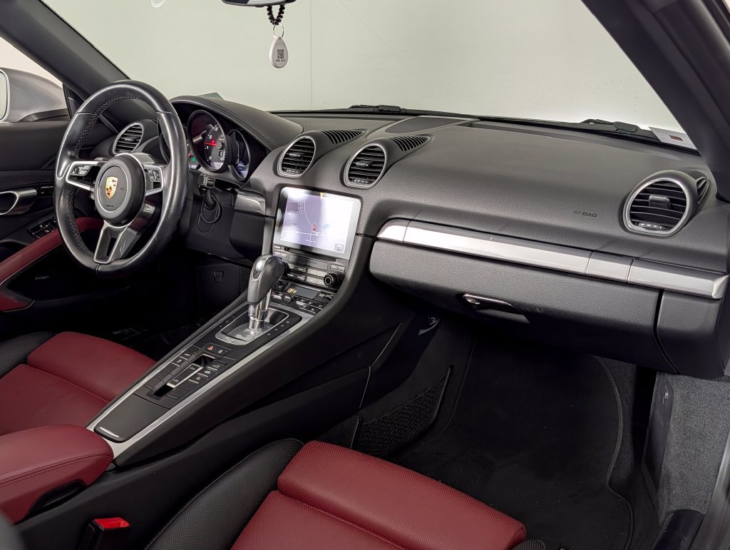 Certified 2019 Porsche 718 Boxster RWD image 17