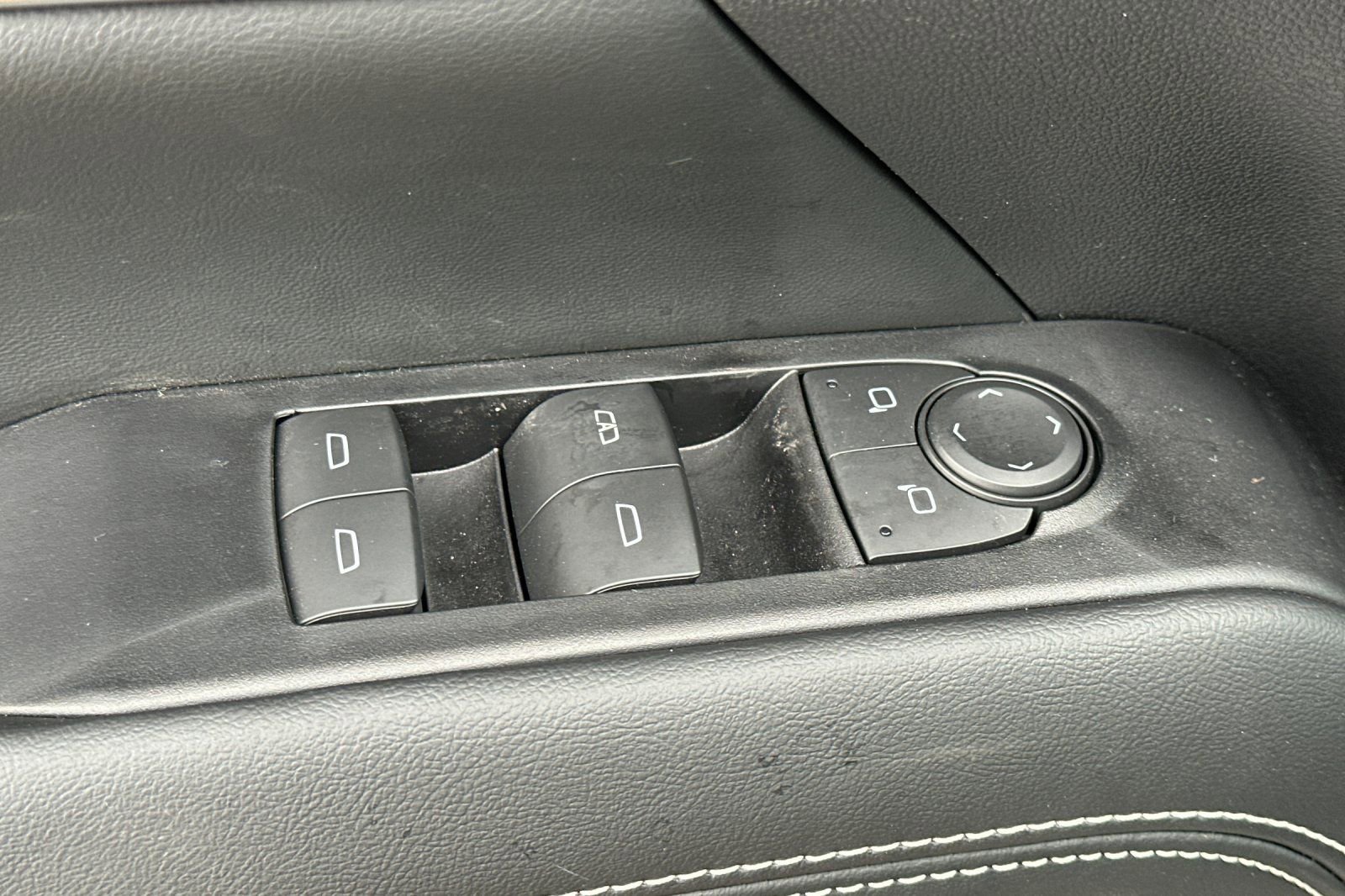 New 2026 GMC Terrain Elevation w/ Elevation Premium Package AWD/4WD image 11