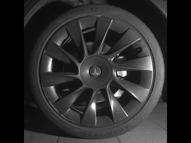 Used 2024 Tesla Model Y Long Range AWD/4WD image 12