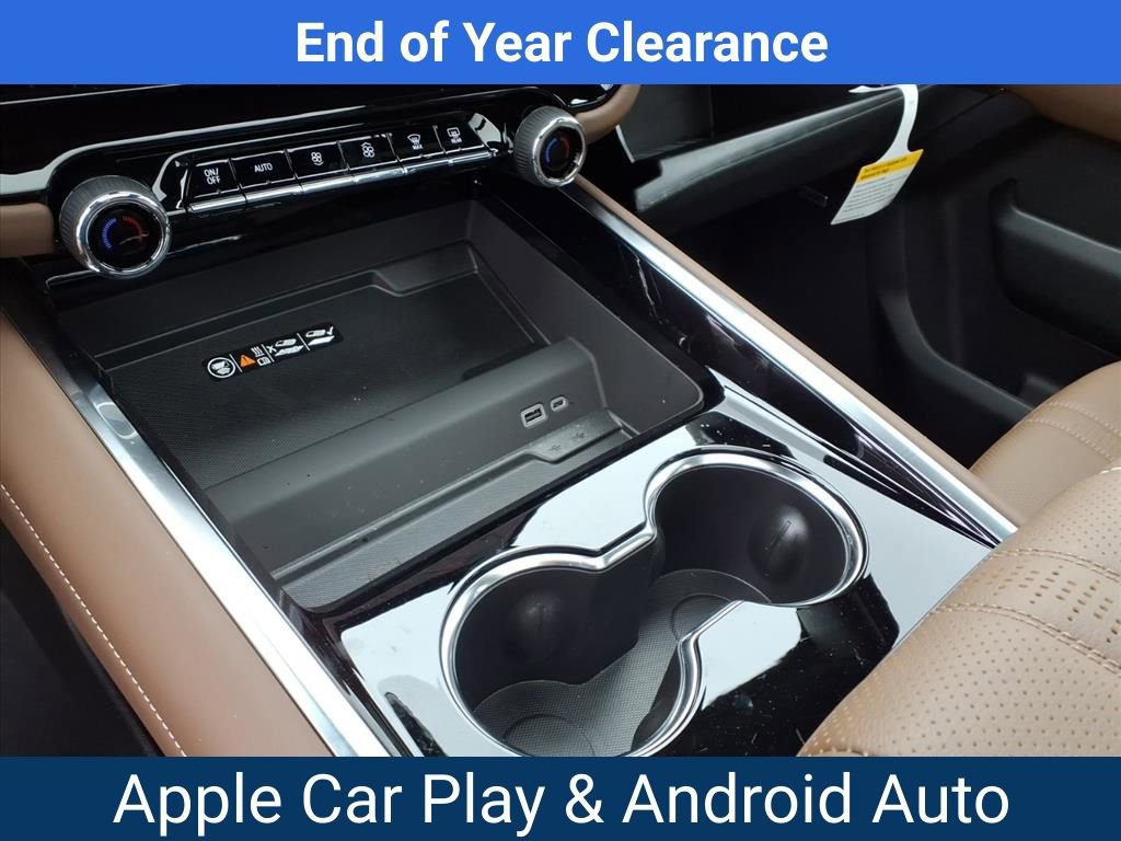 New 2025 Chevrolet Suburban High Country image 15