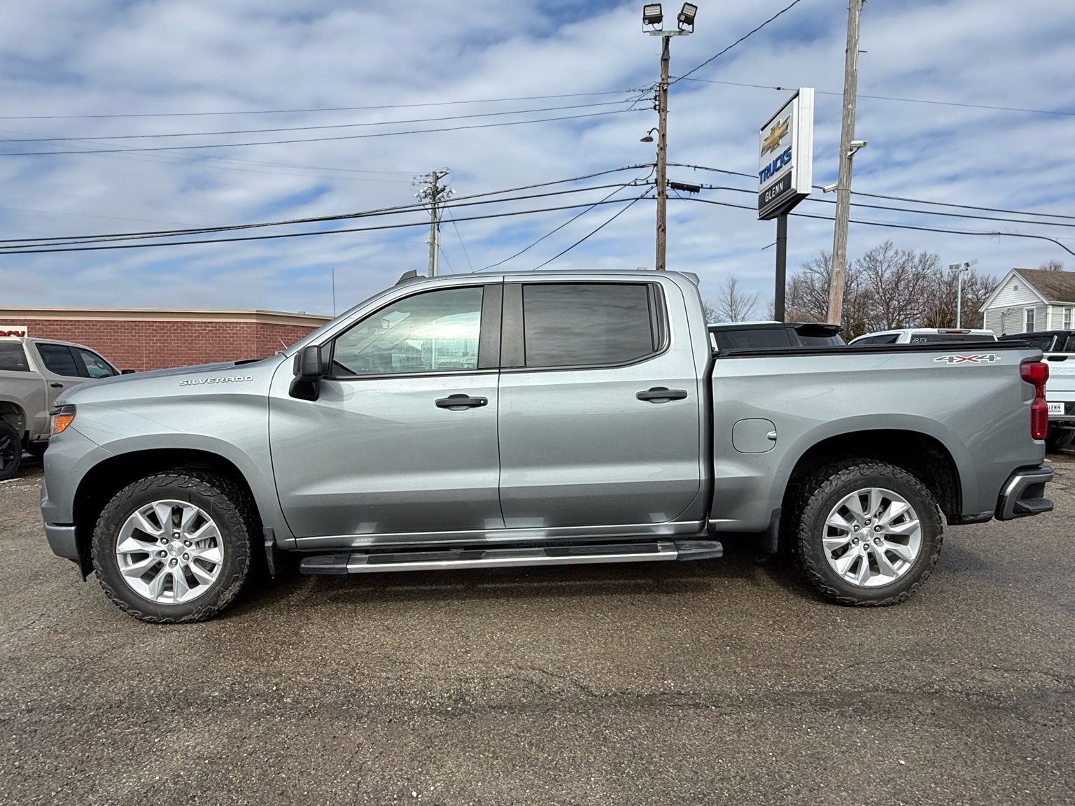 Used 2023 Chevrolet Silverado 1500 Custom image 3