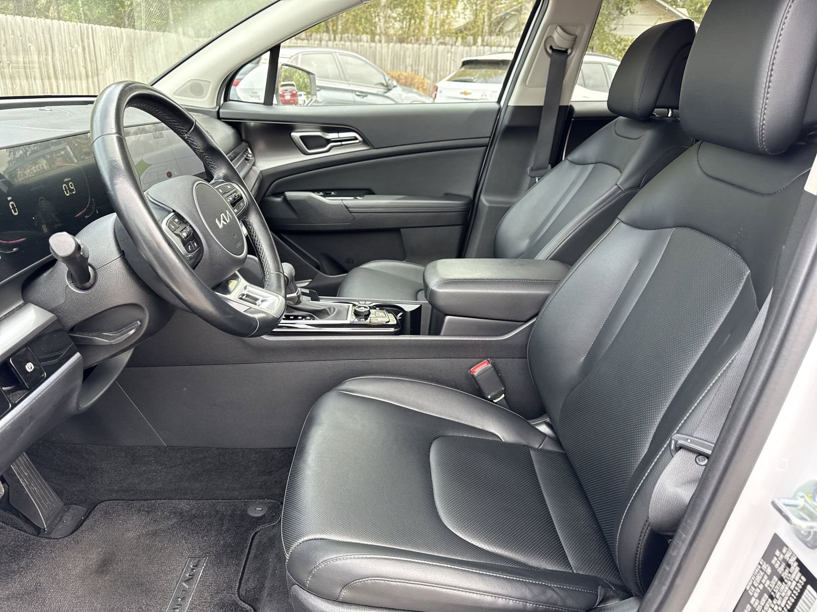 Used 2024 Kia Sportage EX image 9