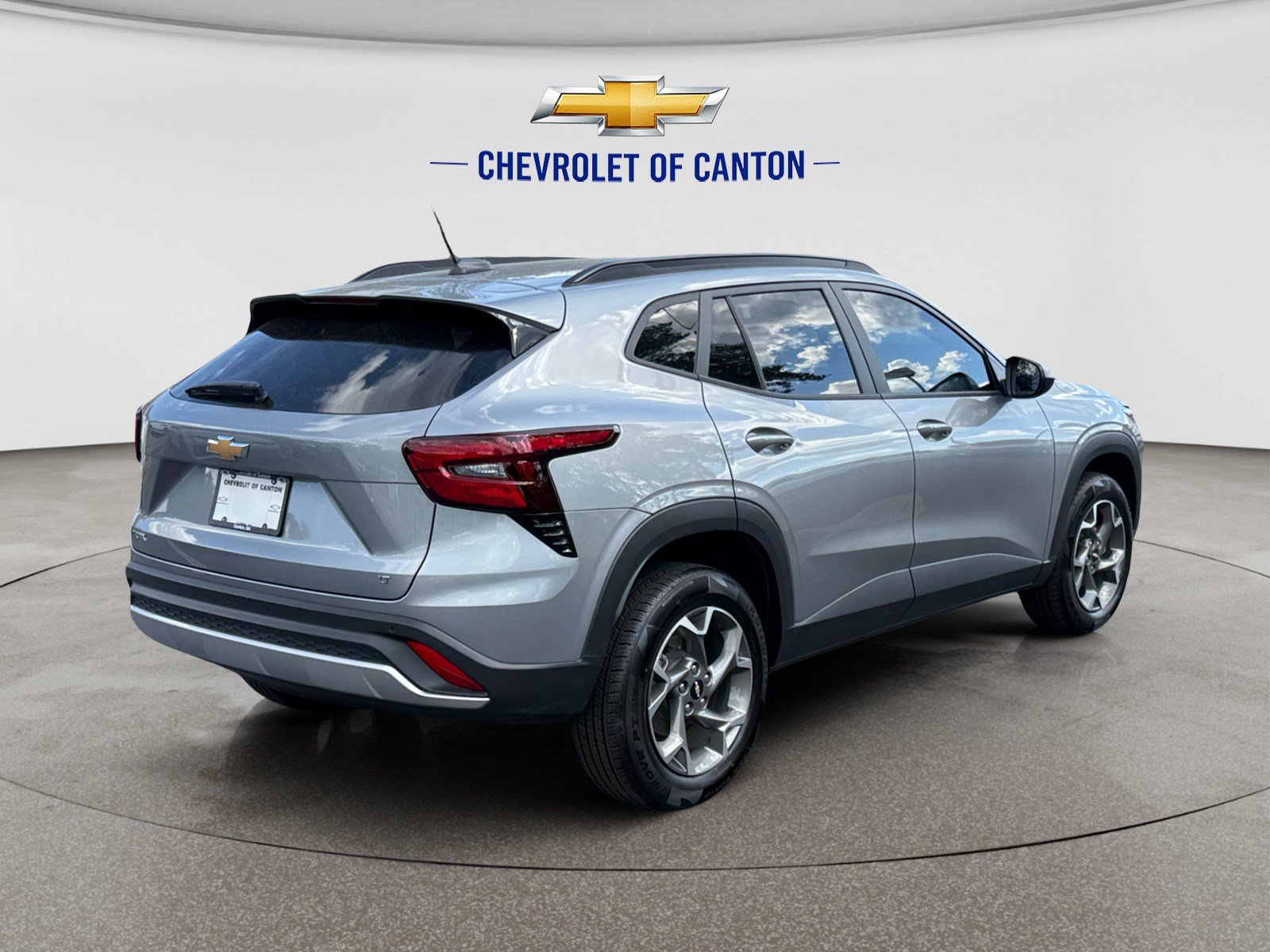 Used 2025 Chevrolet Trax LT w/ Driver Confidence Package FWD image 5