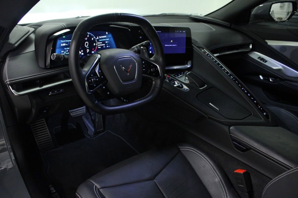 Used 2024 Chevrolet Corvette Stingray Preferred Cpe w/ Z51 Performance Package RWD image 4