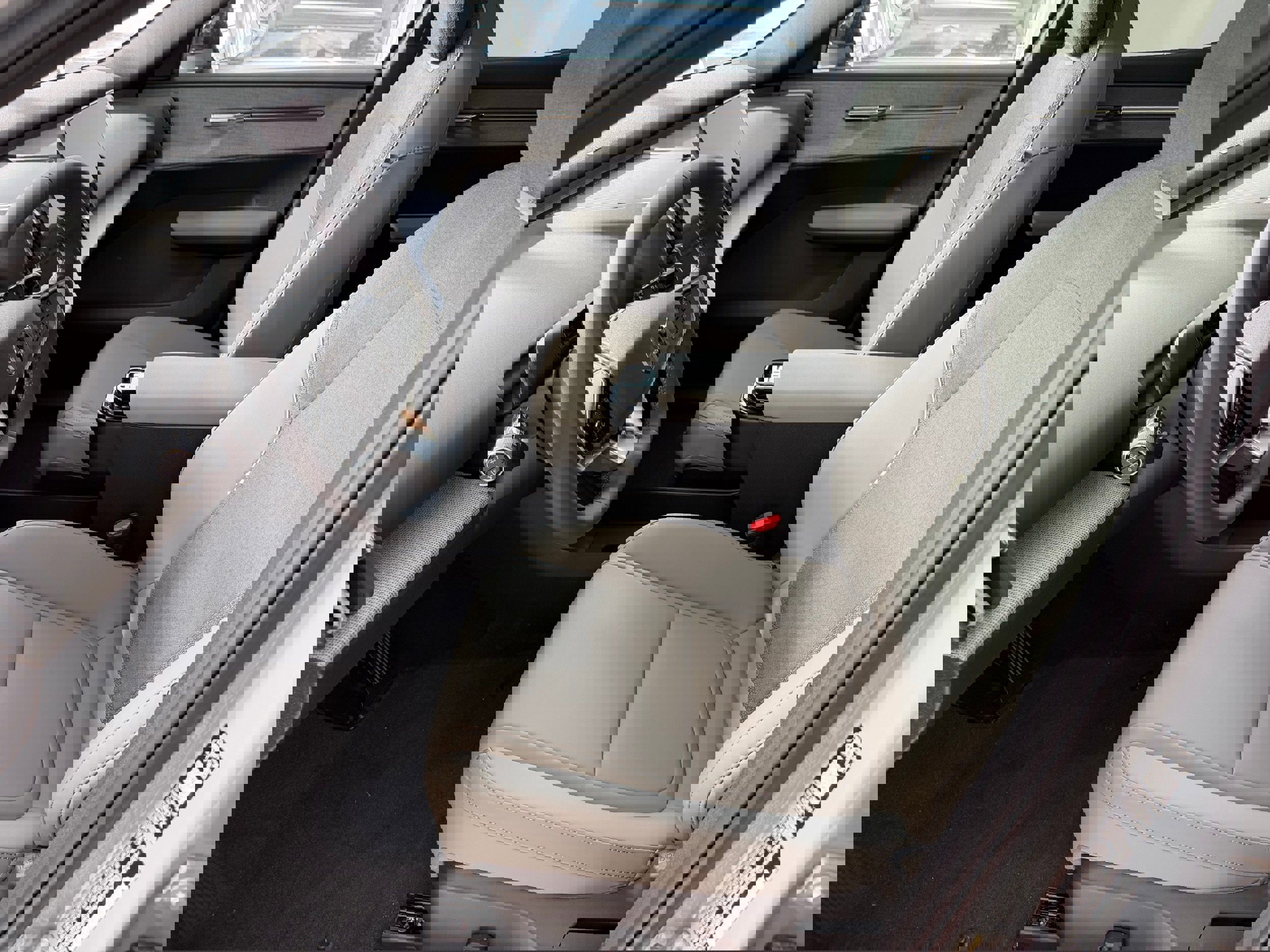 New 2026 Volvo EX30 Cross Country Ultra w/ Protection Package Premier image 15