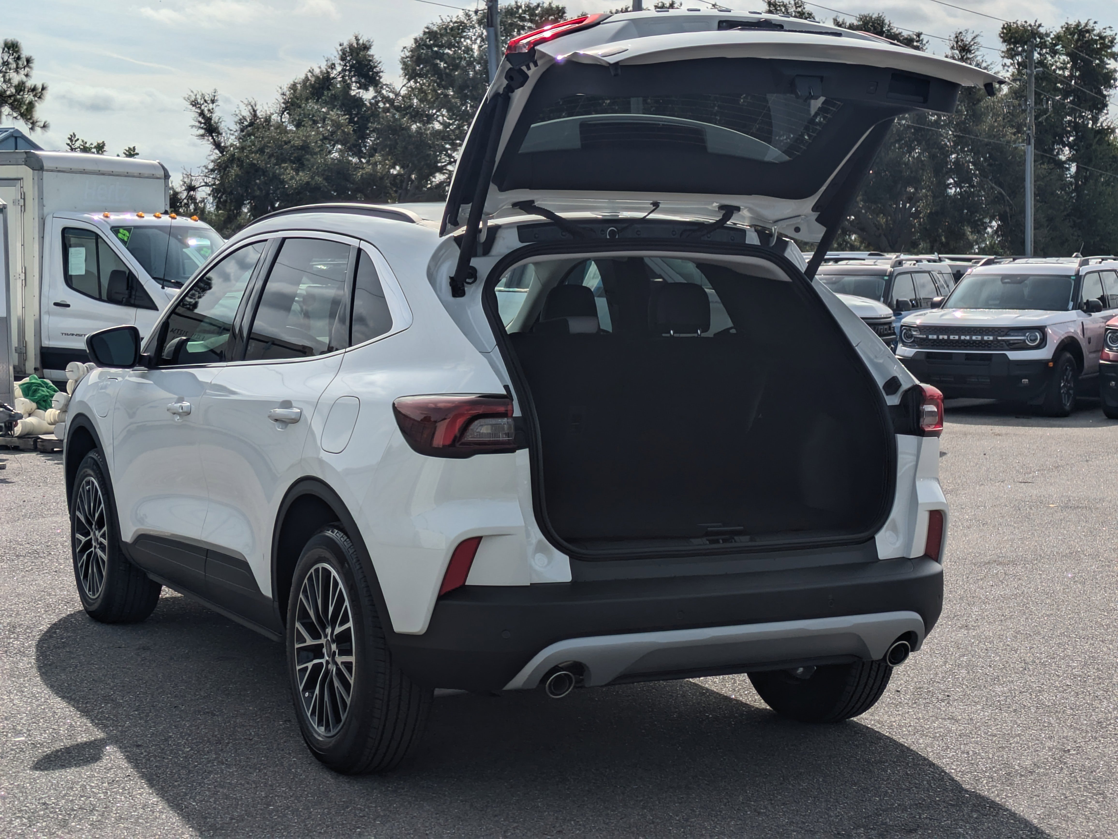 New 2026 Ford Escape SE w/ PHEV Premium Package image 14