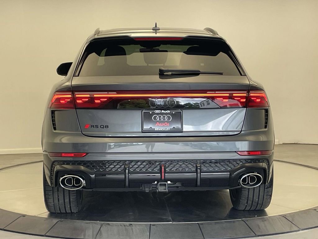 New 2025 Audi RS Q8 performance image 6