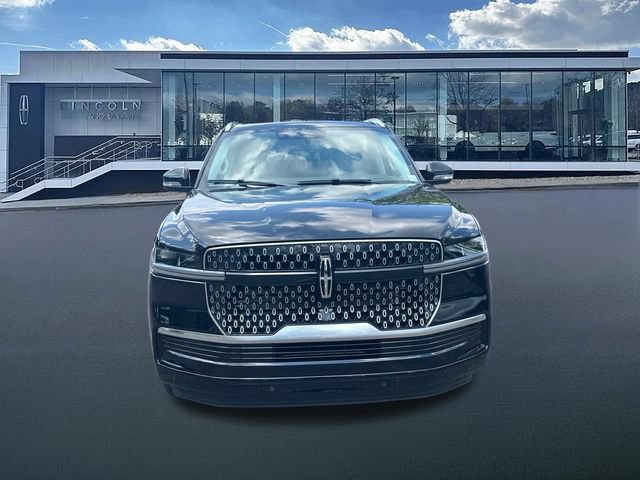 New 2026 Lincoln Navigator Reserve AWD/4WD image 2
