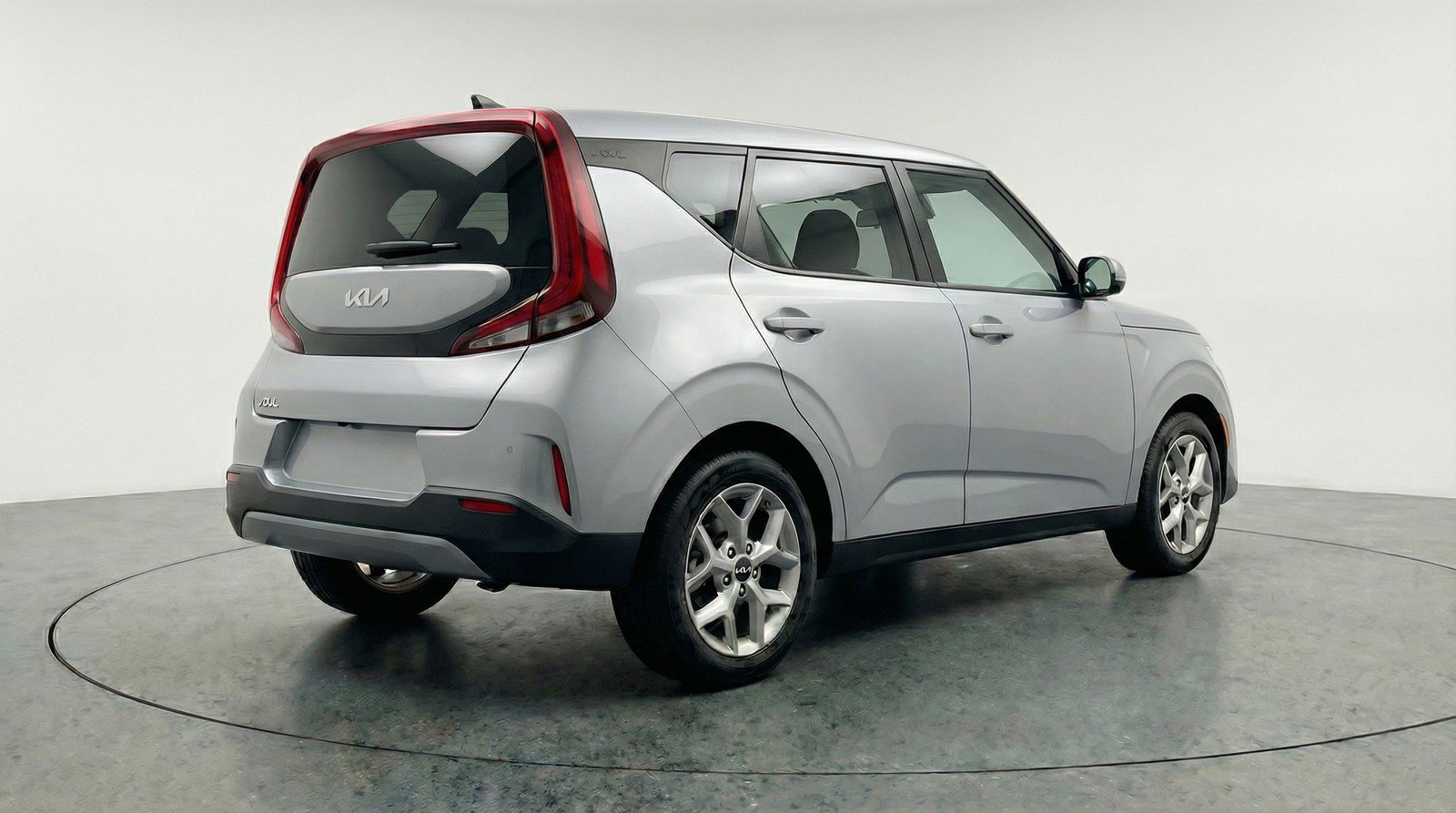 Used 2025 Kia Soul LX w/ LX Technology Package FWD image 9