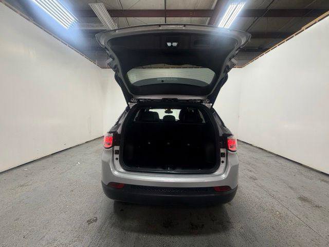 Certified 2024 Jeep Compass Latitude AWD/4WD image 10