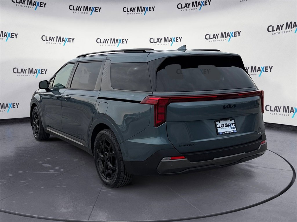 Used 2025 Kia Carnival SX w/ SX Dark Edition Package image 3