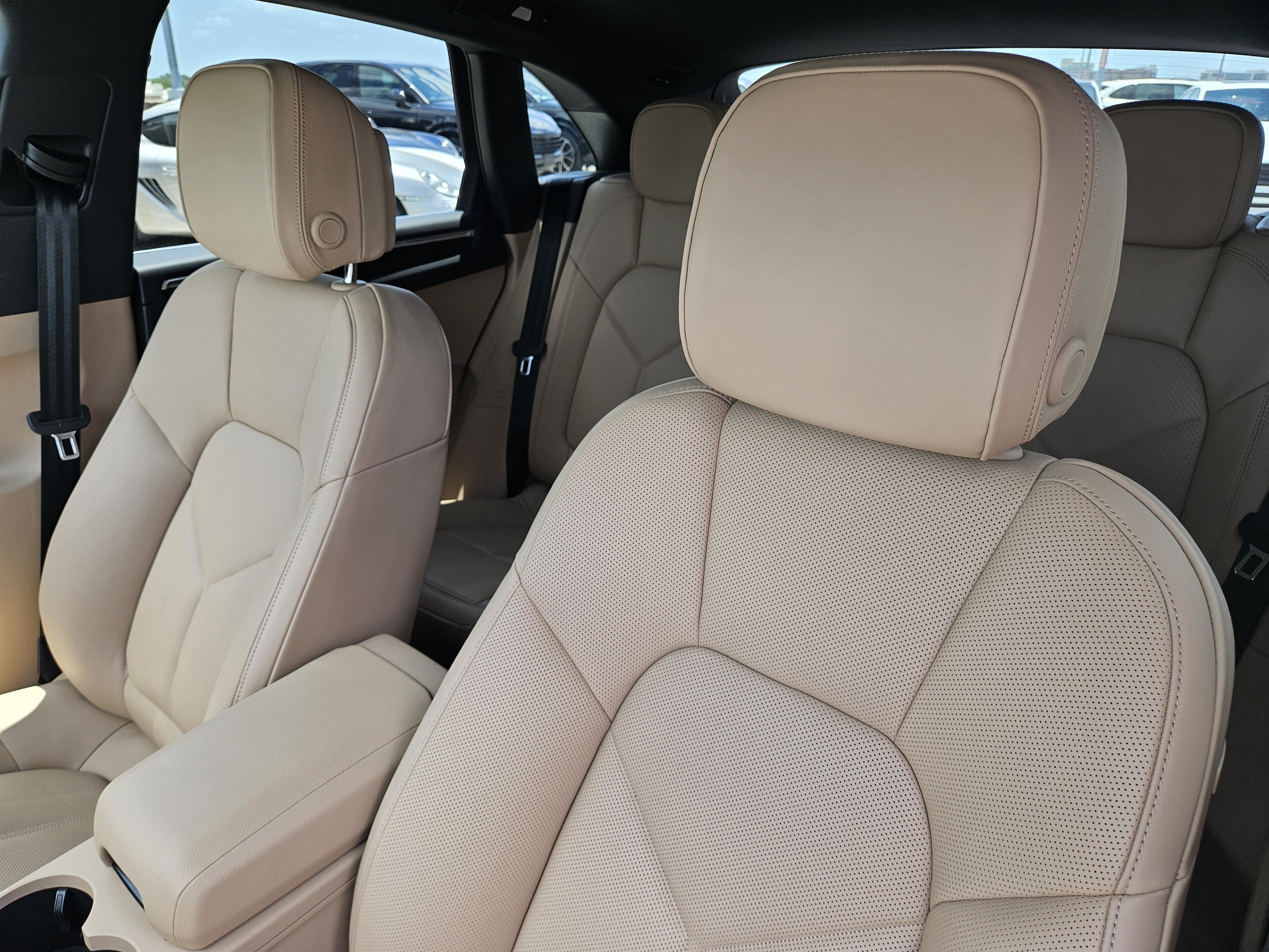 Certified 2026 Porsche Macan S AWD/4WD image 6