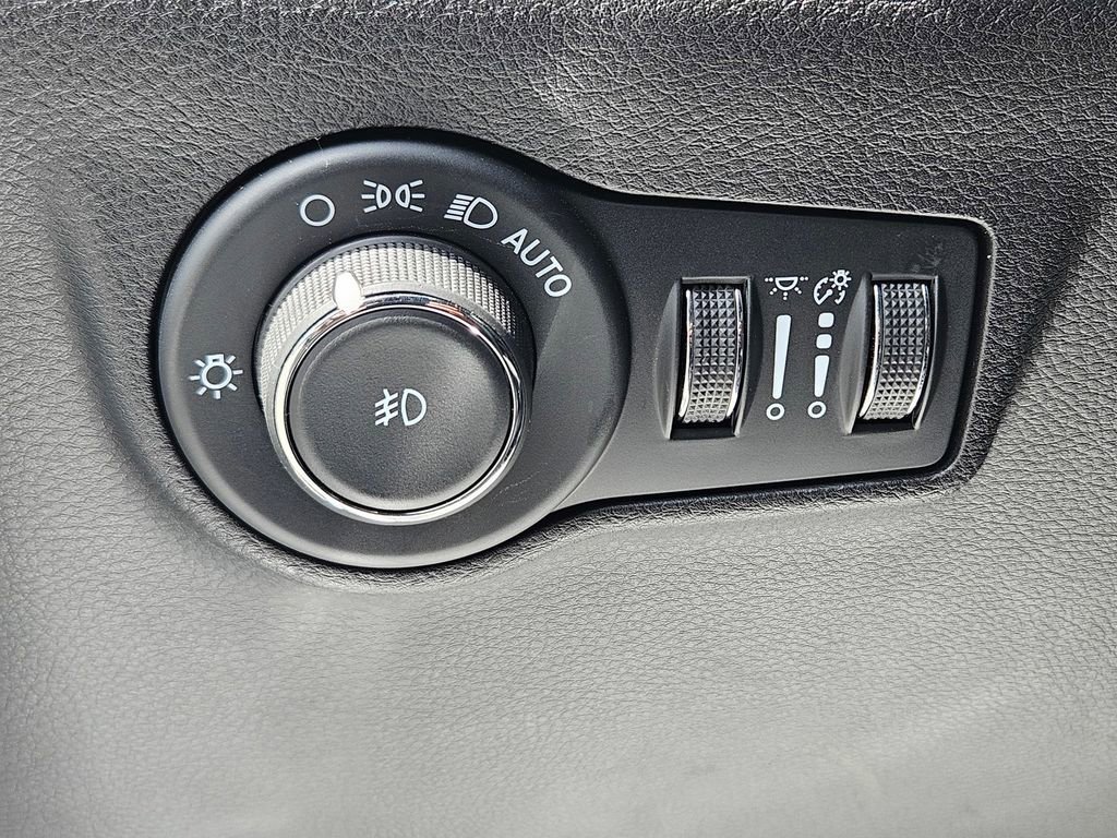 Used 2025 Jeep Compass Trailhawk AWD/4WD image 21