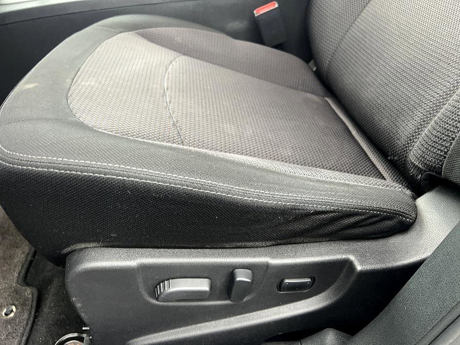 Used 2012 Nissan Rogue SV w/ Premium Pkg image 18