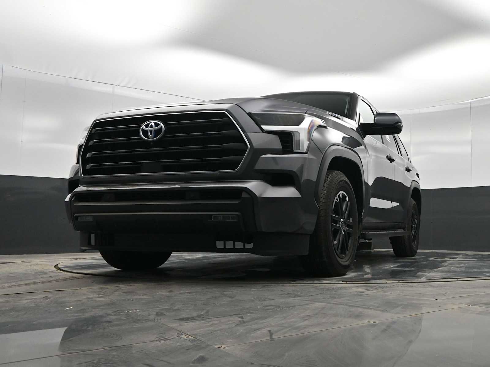 Used 2024 Toyota Sequoia SR5 image 34