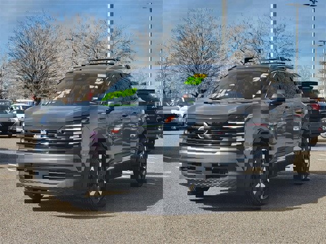 Certified 2025 Nissan Kicks SR image 4