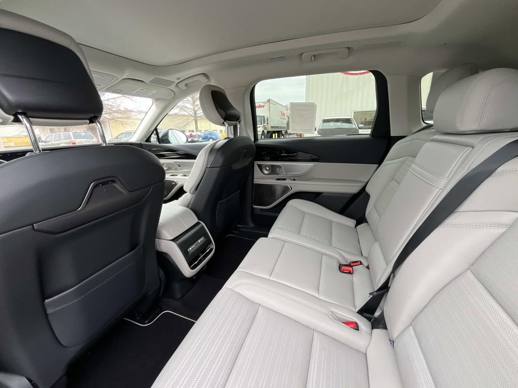 New 2026 Lincoln Nautilus Reserve AWD/4WD image 13