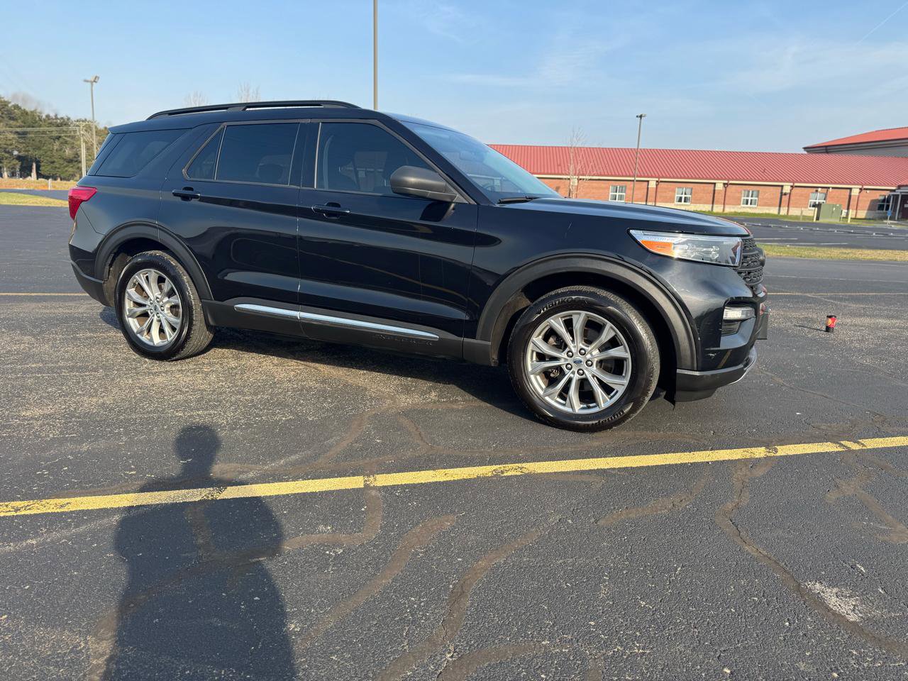 Used 2020 Ford Explorer XLT w/ Equipment Group 202A image 2