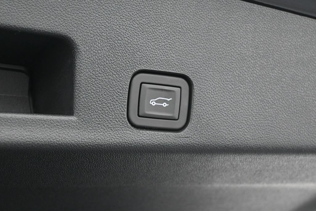Used 2026 Chevrolet Traverse Z71 AWD/4WD image 39