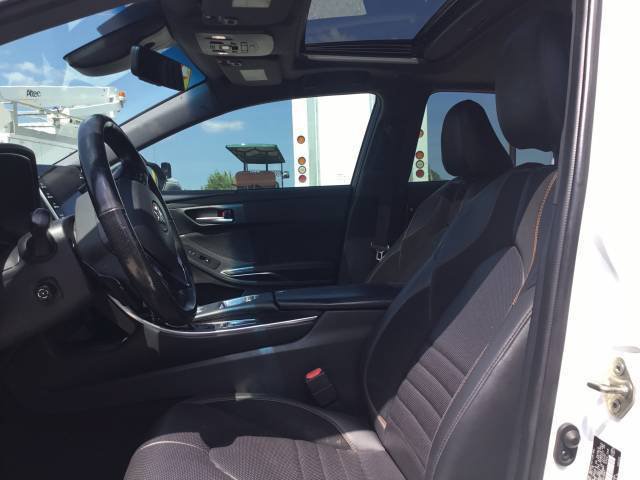 Used 2019 Toyota Avalon Touring FWD image 13