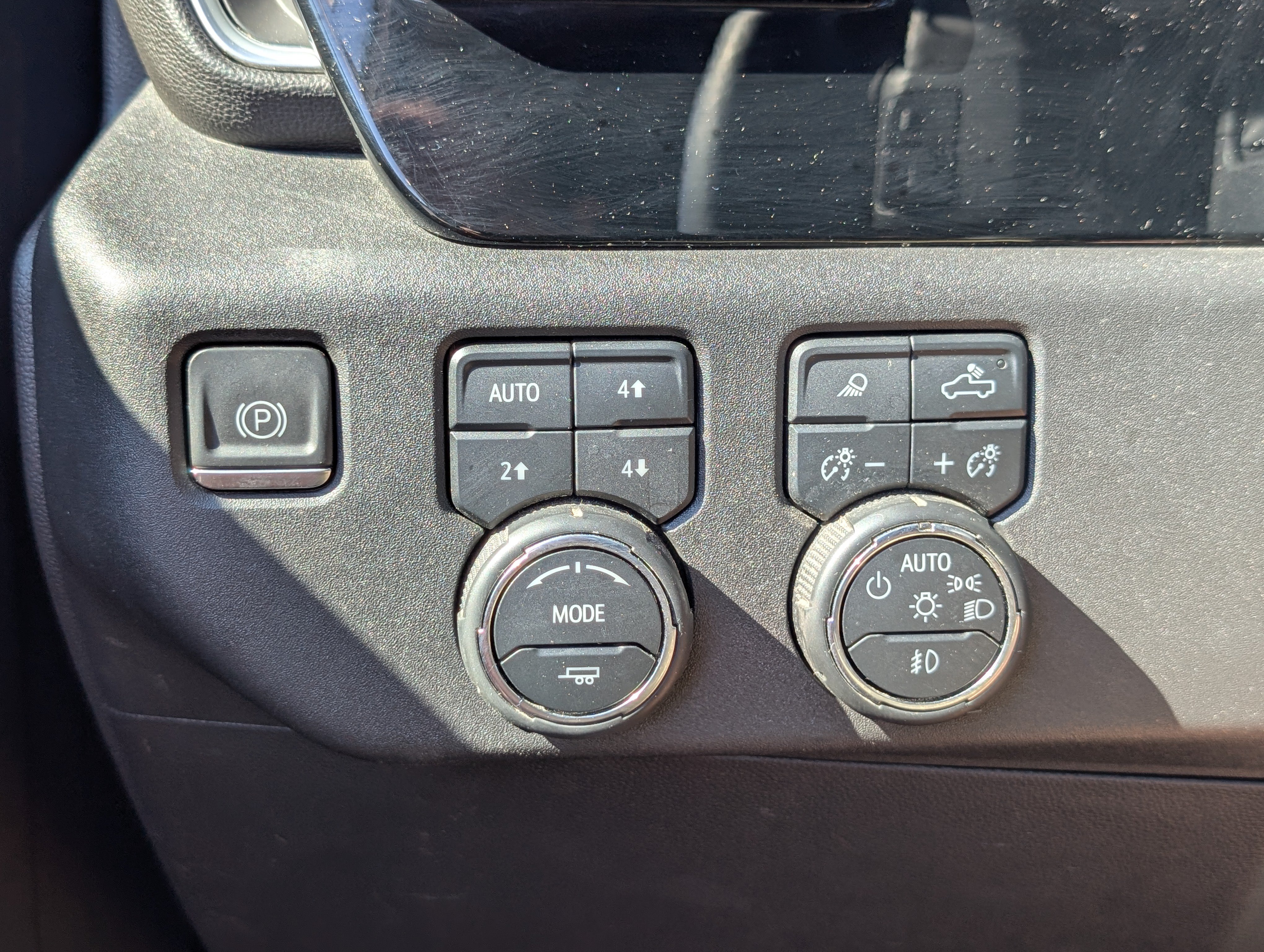 Used 2024 Chevrolet Silverado 1500 LT Trail Boss w/ LT Trail Boss Premium Package AWD/4WD image 22