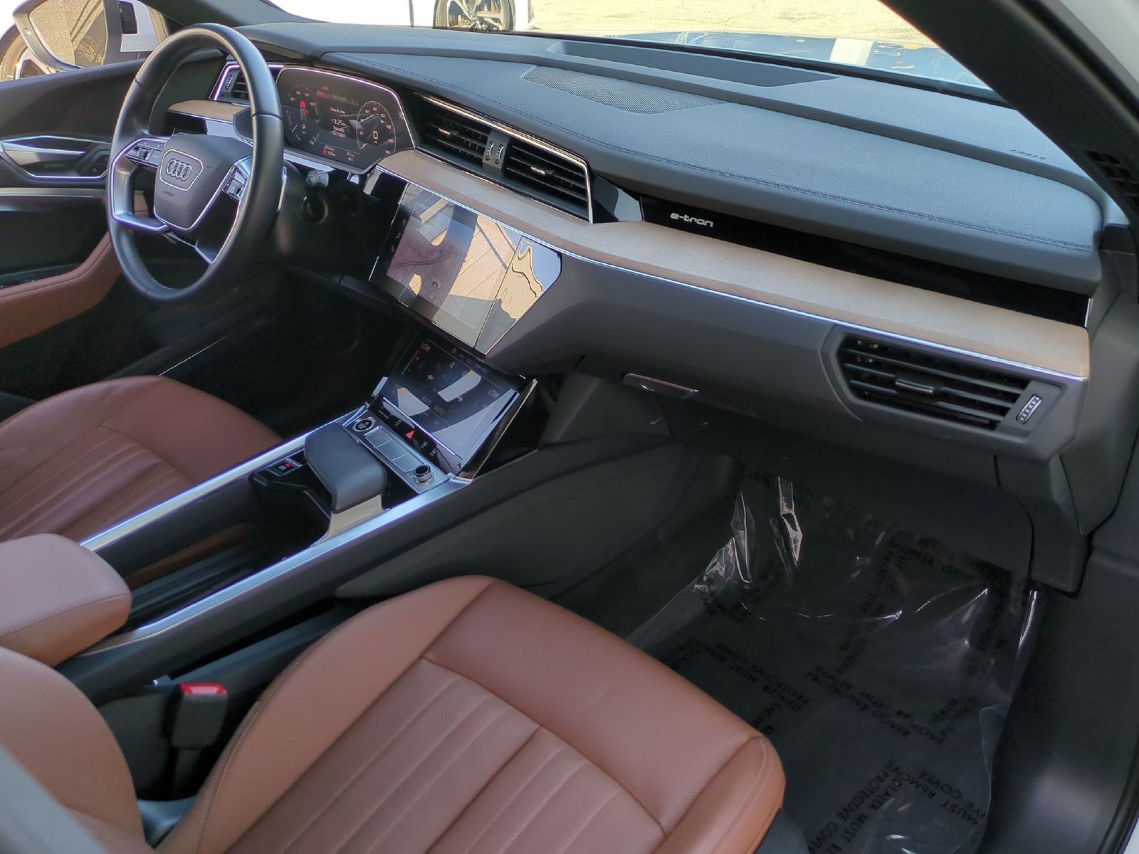 Used 2024 Audi Q8 e-tron Premium Plus AWD/4WD image 21