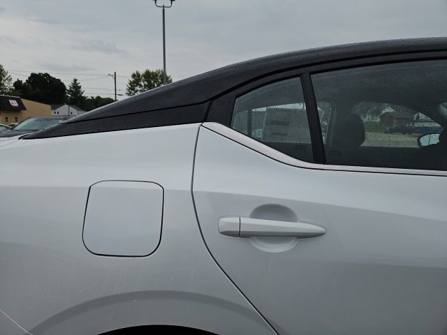 New 2025 Nissan Sentra SR image 12