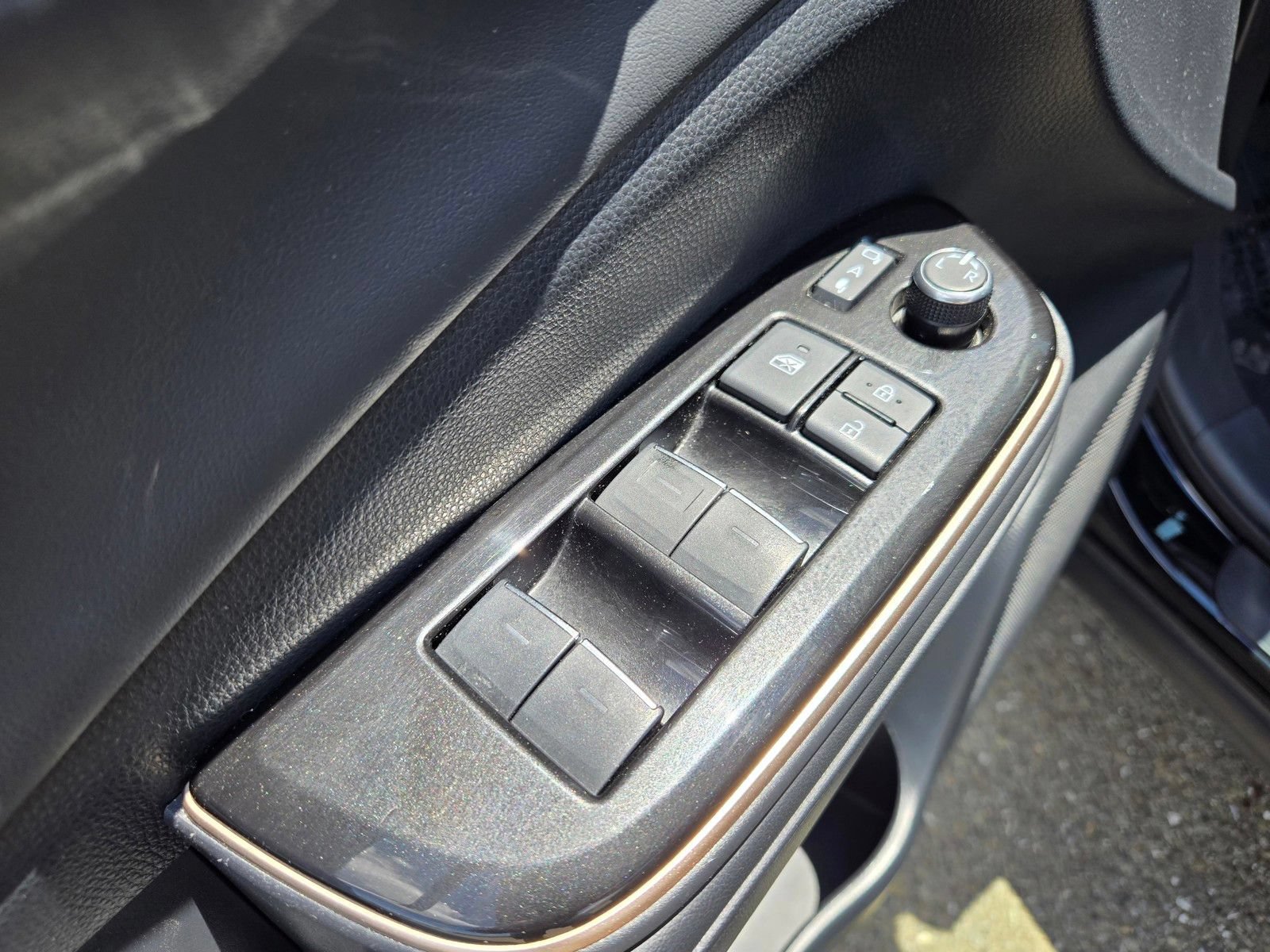 Used 2024 Toyota Crown AWD/4WD image 14