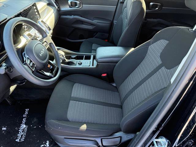 Used 2023 Kia Sorento LX image 19